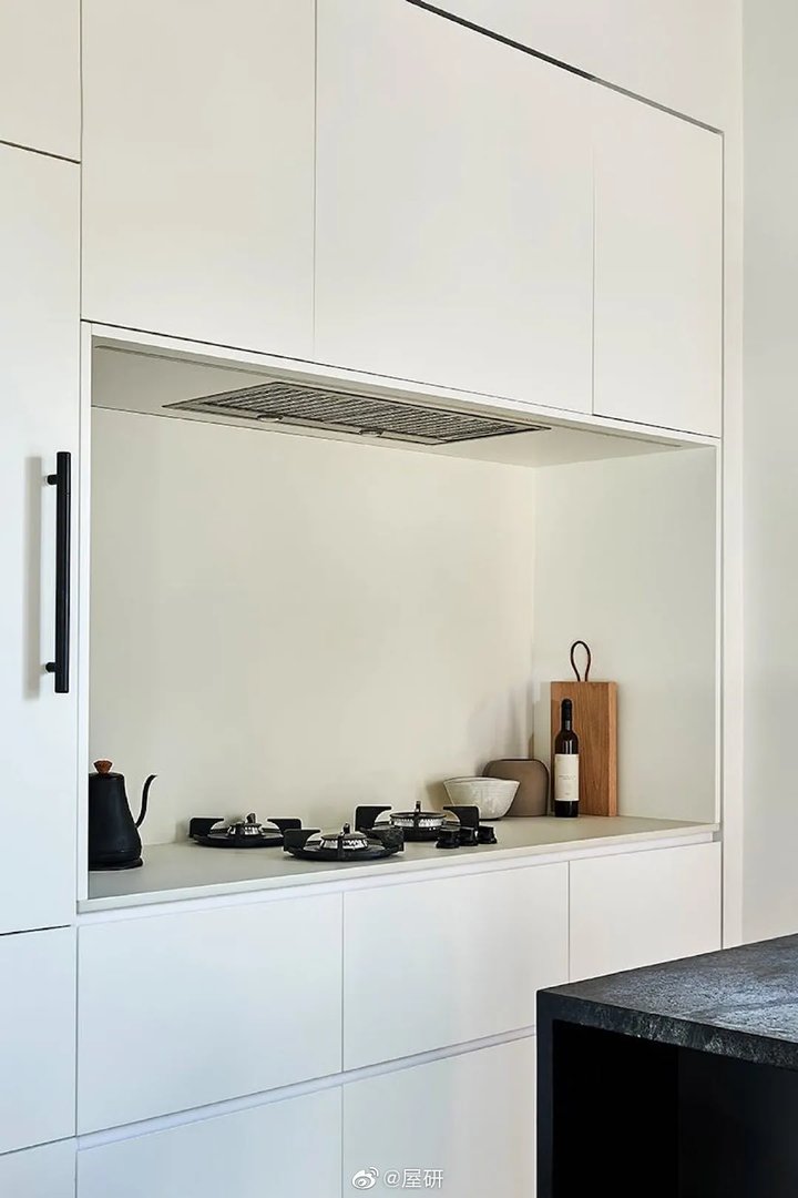 高冷黑白调质感两层空间Clinton Hill by Arn...