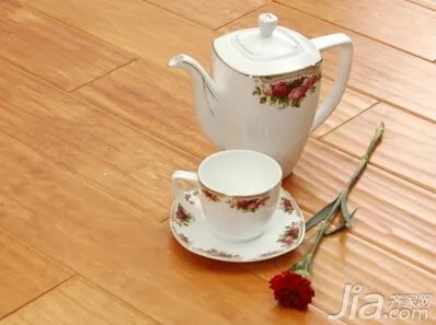 地板清洁剂怎么样 地板怎么保养