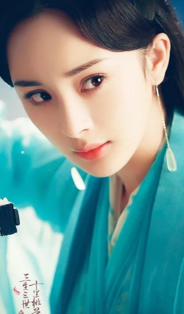 杨幂和卓亨瑜谁长得比较好看?