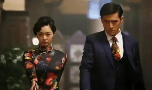 《伪装者》一共有多少集？