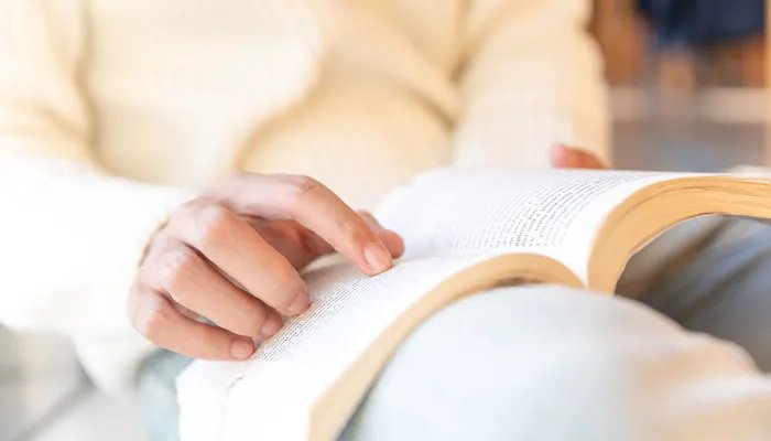 俯首甘为孺子牛上一句是什么 俯首甘为孺子牛的上一句诗是什么