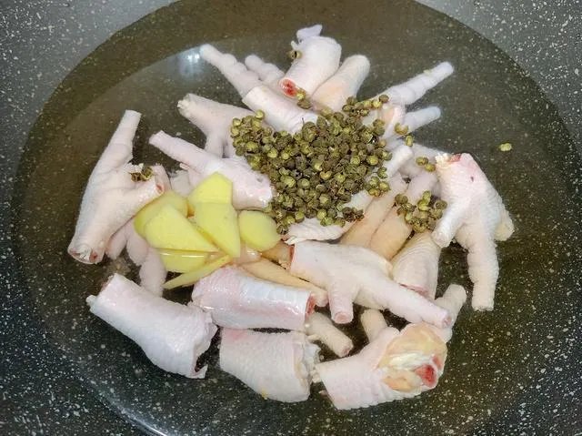 红烧鸡爪怎么做好吃?