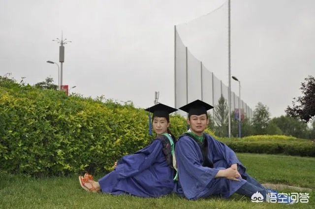 在大学里和一个女学霸谈恋爱是一种什么体验?