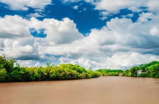 长江洪水形成的原因 长江洪水是什么原因引起的