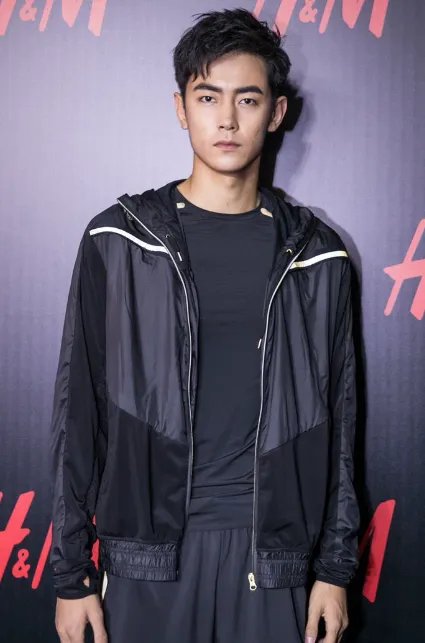 纪凌尘的身高对他事业的帮助有多大？