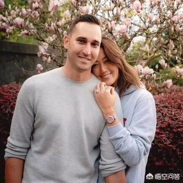 火箭VS勇士G3,为什么高尔夫球小魔女魏圣美会到火箭主场加油助威?