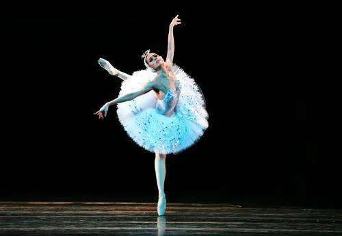 天鹅湖的民间故事