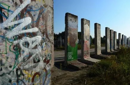 德国为什么在二战之后要建造柏林墙 有什么意义吗