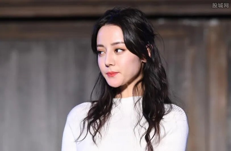 迪丽热巴一言不合就火了 迪丽热巴鹿晗亲吻照曝光