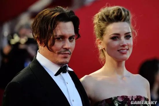 海后“媚拉”性感写真大片 深V豪乳前凸后翘