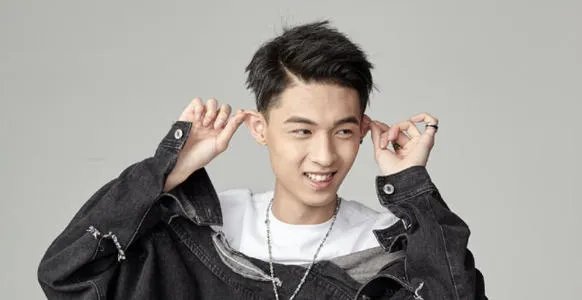 秦霄贤曾被黑粉打电话骂,黑粉是怎样知道秦霄贤手机号的?