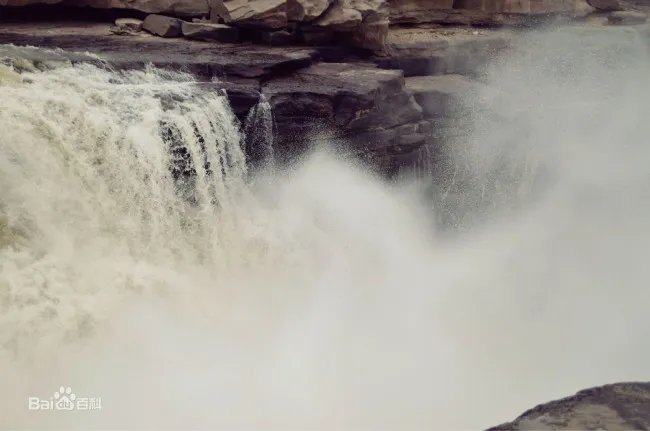 黄河壶口瀑布位于陕西与哪个省之间