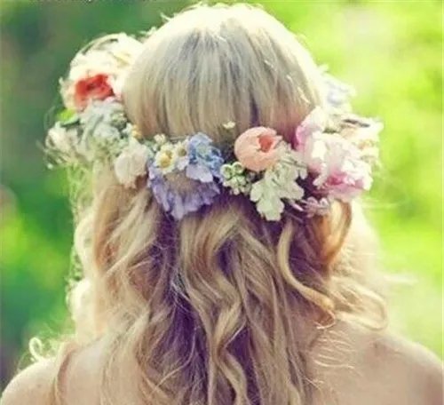 新娘头饰怎么选择  哪种头饰更好看