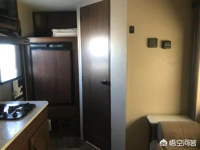 辽宁红海滩值得去吗?为什么海滩是红色的呢?