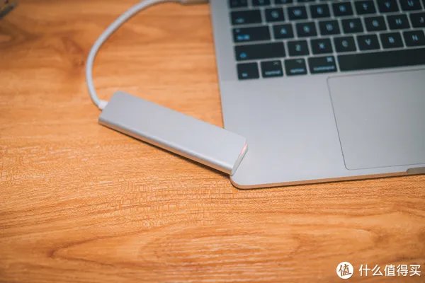 劝退文章,50多块的扩展坞不敢买,“达而稳”扩展坞评测