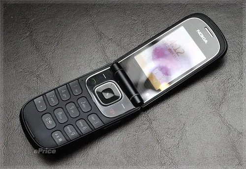 三色美型翻盖手机 诺基亚3710 fold评测