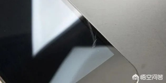 手机屏幕上如有明显的刮痕,可以进行修复吗?