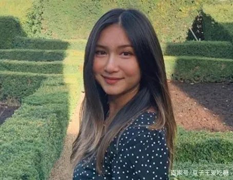 2021年港姐首轮面试，关礼杰女儿关枫馨现身参选，你怎么看？