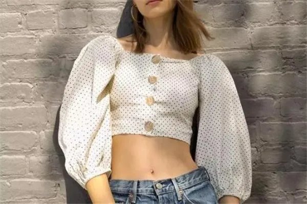 浅色牛仔裤怎么搭配