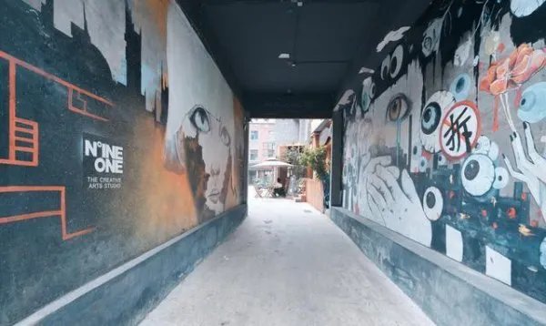 画风略微诡异,成都最小众的创意工厂是什么呢?