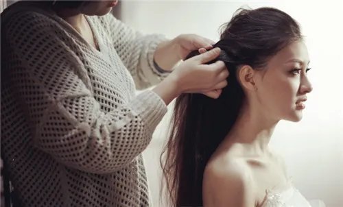 婚礼跟妆价格一般多少钱 婚礼跟妆有哪些形式