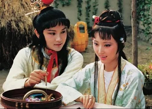 在红迷多吗？当你的亲戚朋友知道你是个红迷时候，他们是什么反应？