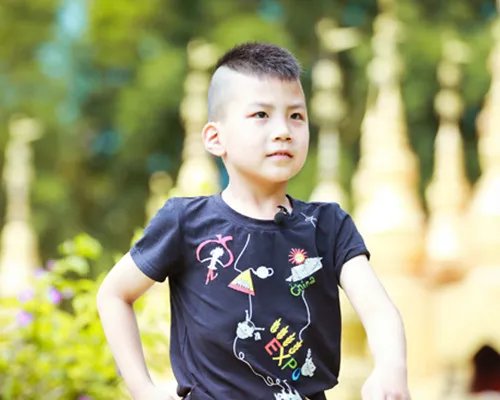 胡浩康刘诺一图片大全 霸道康少帅气暖男