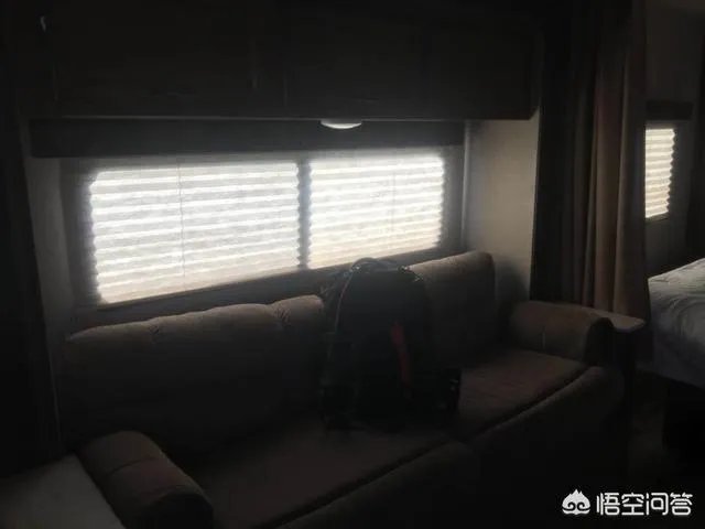 辽宁红海滩值得去吗?为什么海滩是红色的呢?