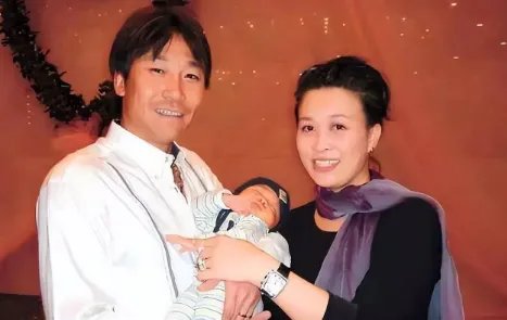 那英儿子高兴：从小被亲生父亲抛弃，继父的出现给他带来了光，怎么样了？