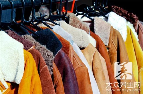 辣椒油滴在衣服上怎么洗？