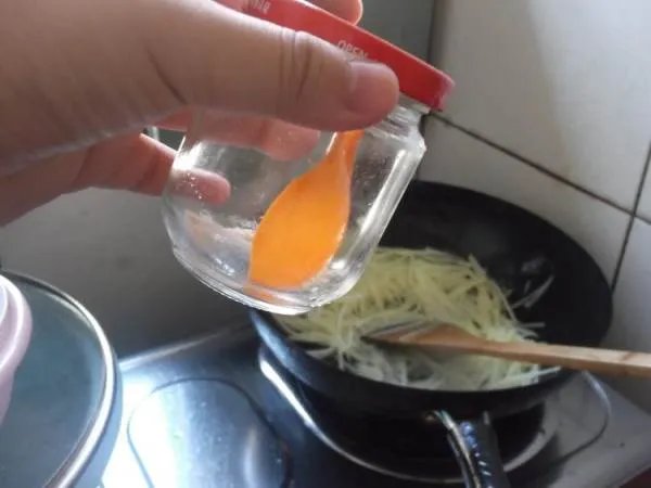 做法,酸溜土豆丝怎么做好吃,酸溜土豆丝的家常做法