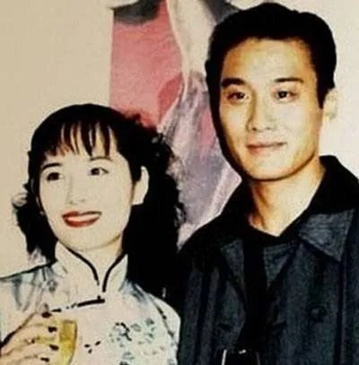 梁家辉妻子什么背景呢 与老婆结婚数十年恩爱如初