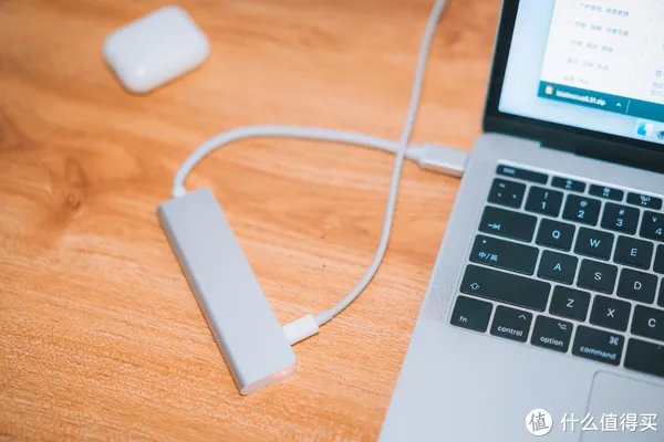 劝退文章,50多块的扩展坞不敢买,“达而稳”扩展坞评测