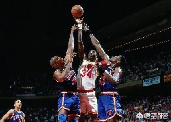 哈基姆·奥拉朱旺打球有什么特点吗？