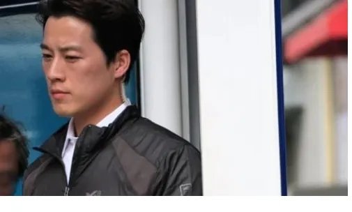 文在寅高颜值保镖为什么辞职?