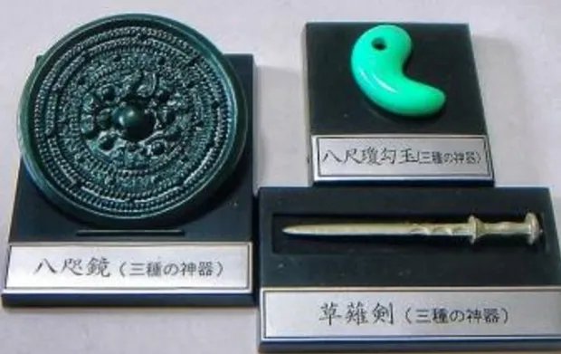 日本三大神器简介 关于三种神器的传说是什么样的