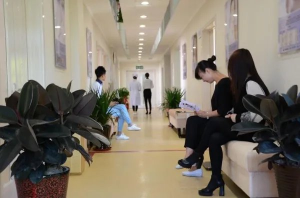 人民日报评医疗美容热,都说了什么?