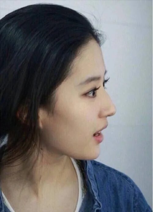 那些网红直播时误关美颜，会是什么样的效果？