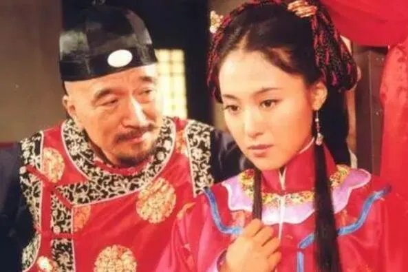 中国十大经典古装喜剧 《武林外传》第一，《宰相刘罗锅》上榜