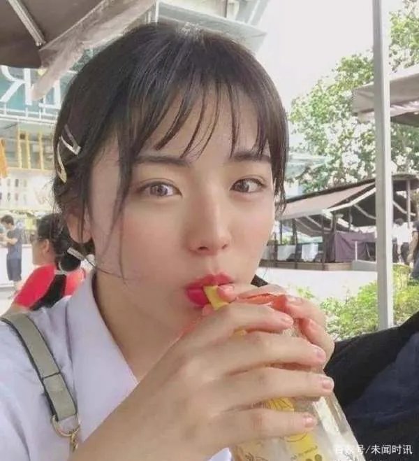 16岁学生“男扮女装”走红，因长相太甜美，后来怎样了？