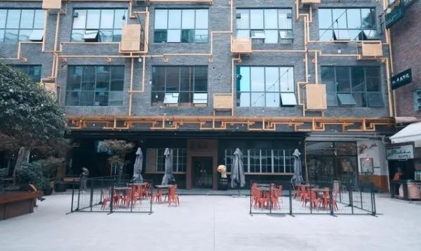 画风略微诡异，成都最小众的创意工厂是什么呢？