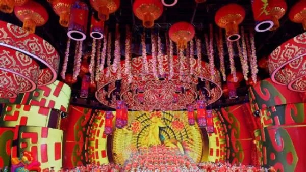 央视春晚几点开始