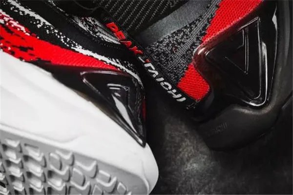 匹克态极跑鞋测评 国货新科技