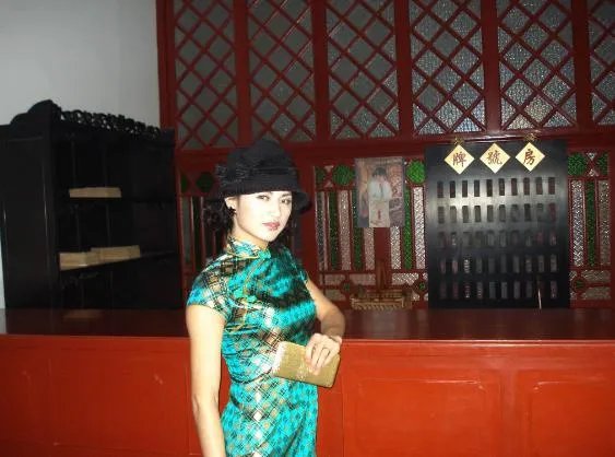 邹开云最新女装照 邹开云结婚了吗