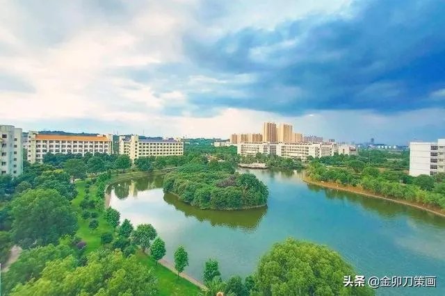 衡阳师范学院和吉首大学哪个好?