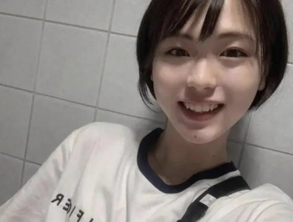 16岁学生“男扮女装”走红，因长相太甜美，后来怎样了？