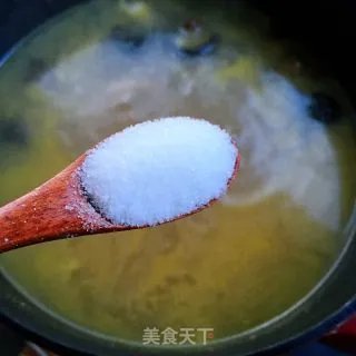 小香菇炖鸡汤