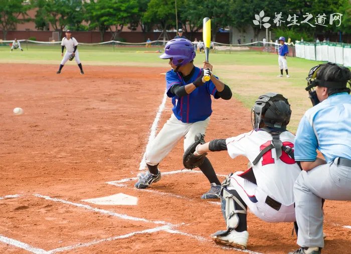 体育基础学问:硬气功入门的基本方法有哪些要领(2)