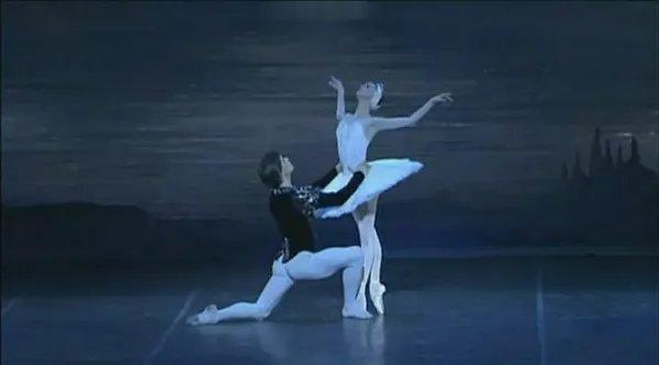 天鹅湖的民间故事