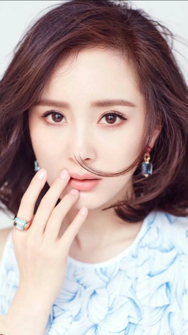 杨幂和卓亨瑜谁长得比较好看?